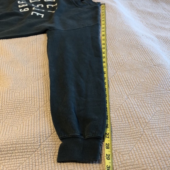 Obey Sweatshirt - Picture 6 of 7